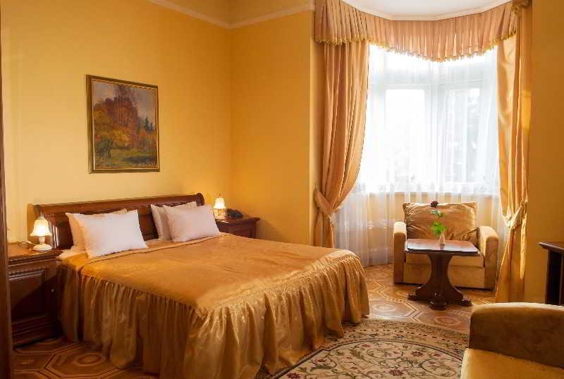 Lion'S Castle Hotel إلفيف المظهر الخارجي الصورة